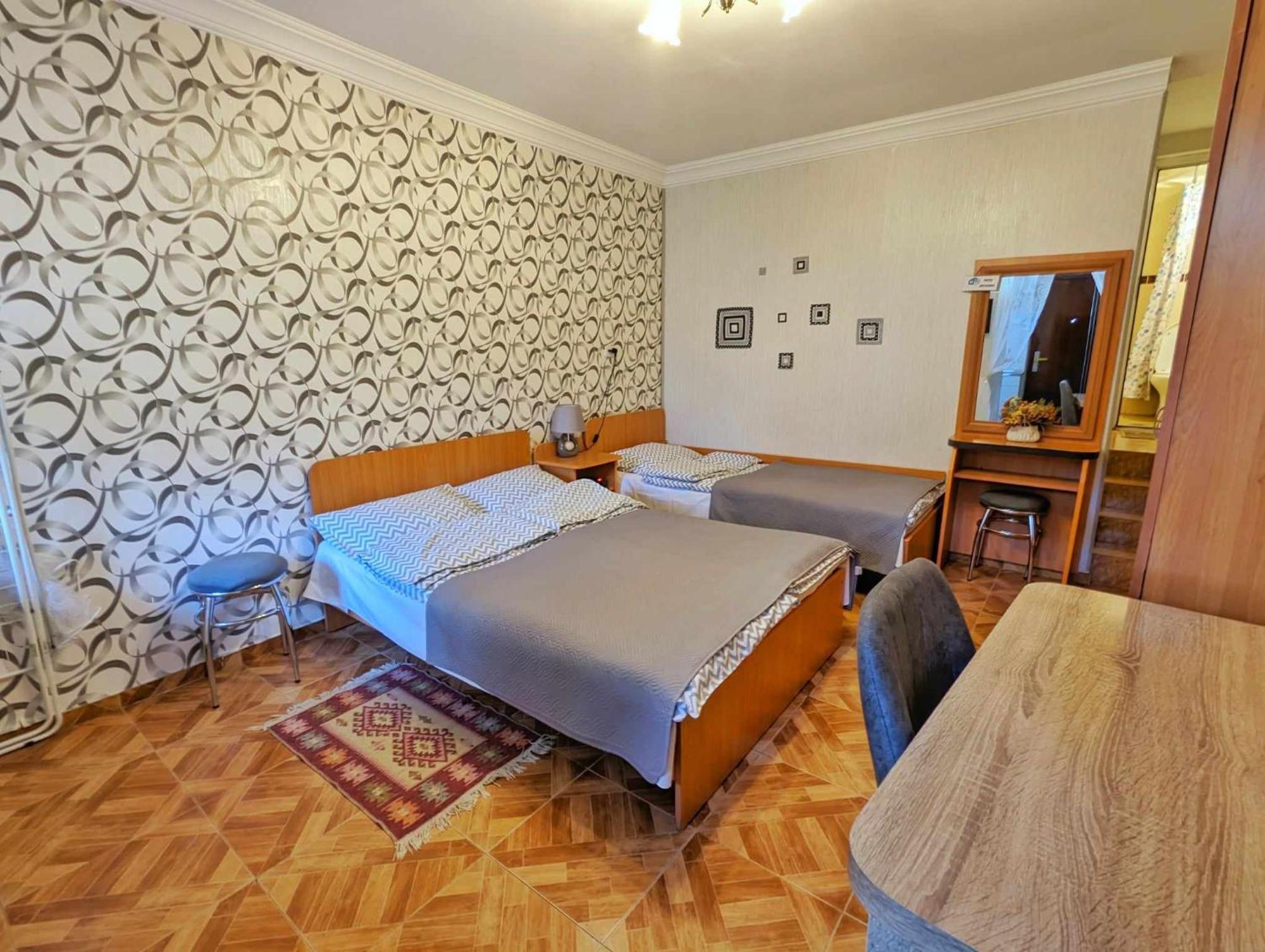 Paata'S Guesthouse Borjomi Luaran gambar