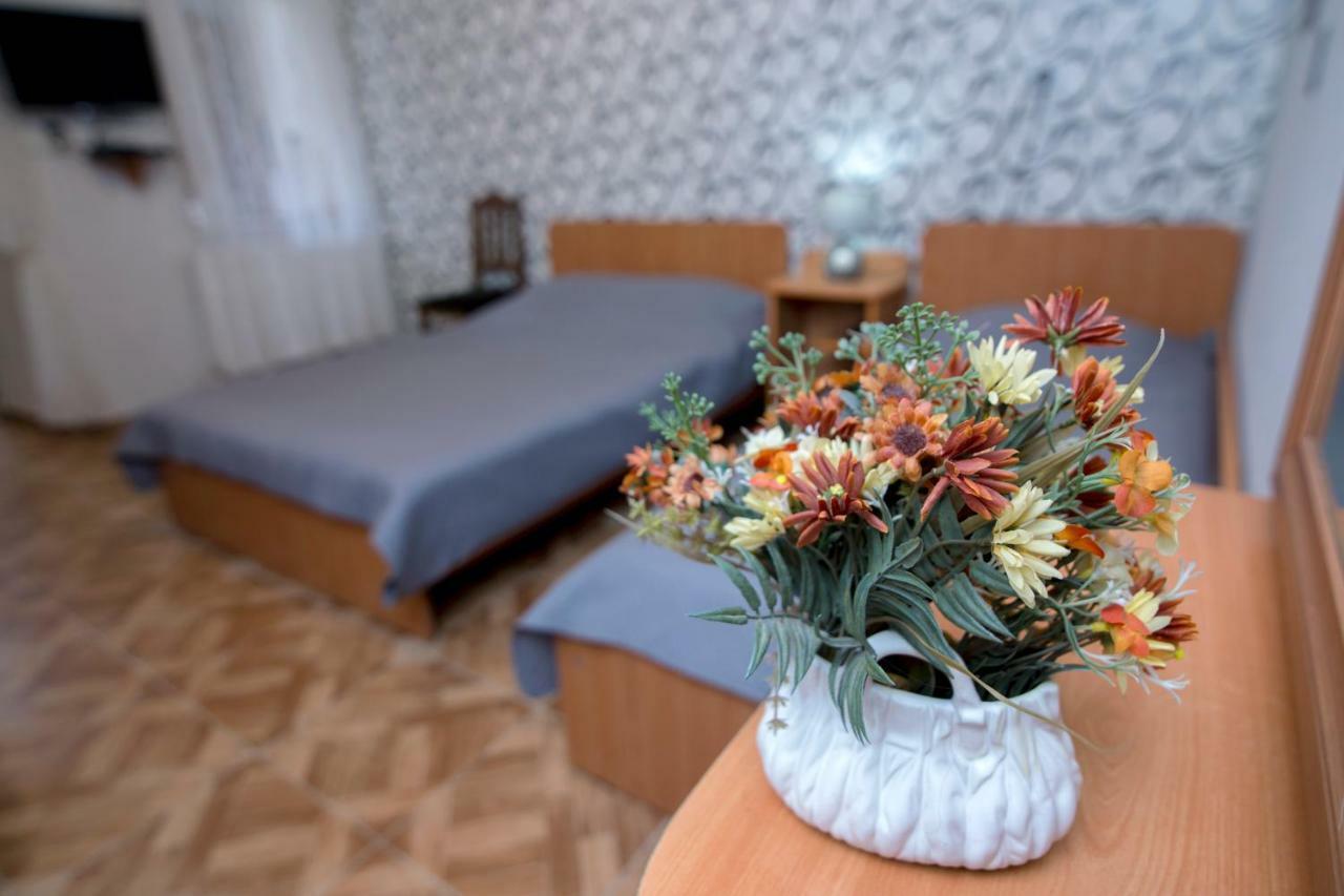 Paata'S Guesthouse Borjomi Luaran gambar